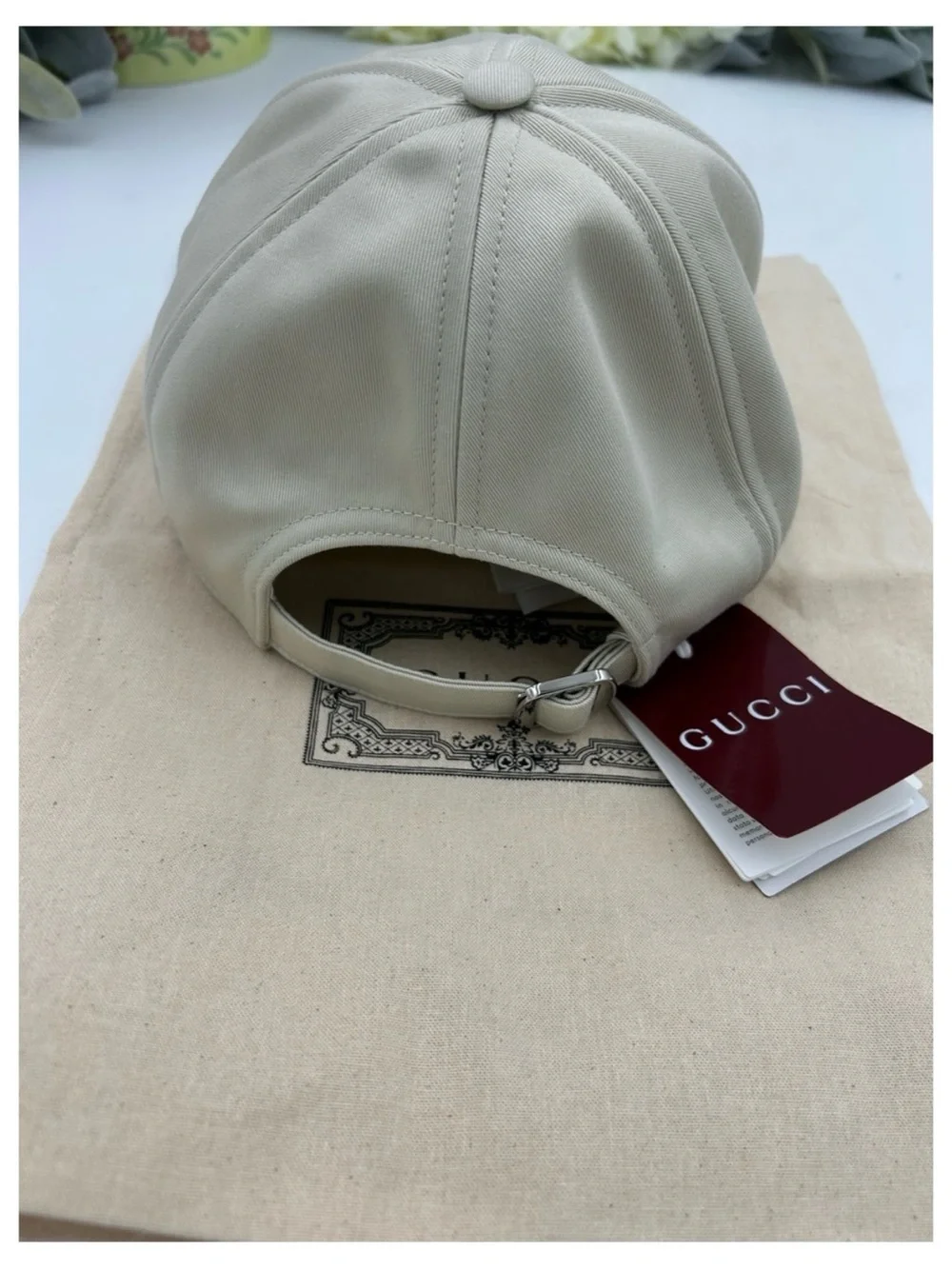 Gucci light cream